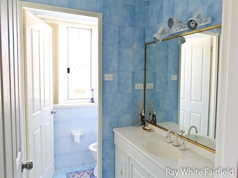 10 Whistler Street, Green Valley NSW 2168