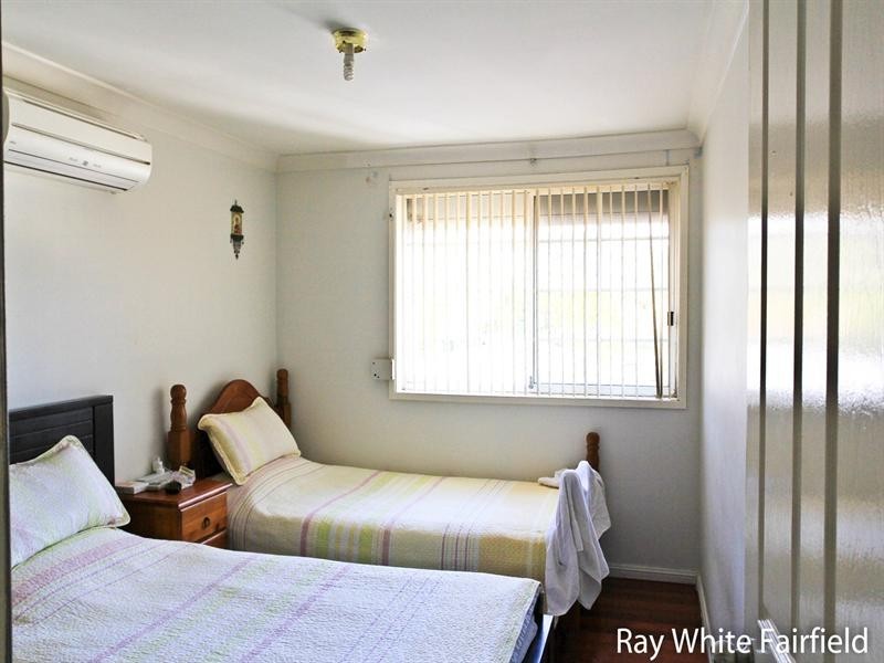 10 Whistler Street, Green Valley NSW 2168