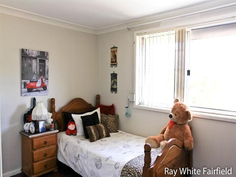 10 Whistler Street, Green Valley NSW 2168