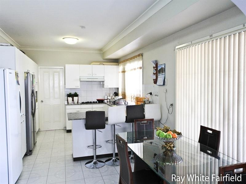 10 Whistler Street, Green Valley NSW 2168