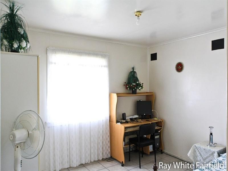 Fairfield West NSW 2165