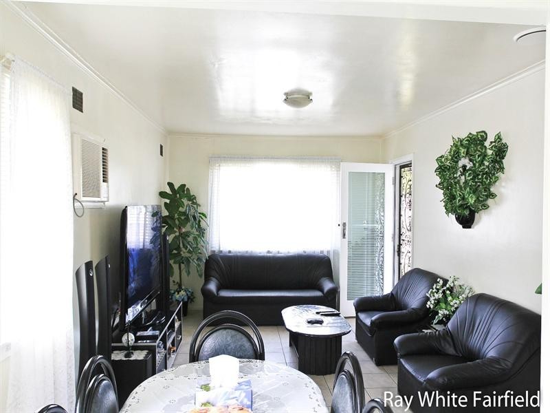 Fairfield West NSW 2165