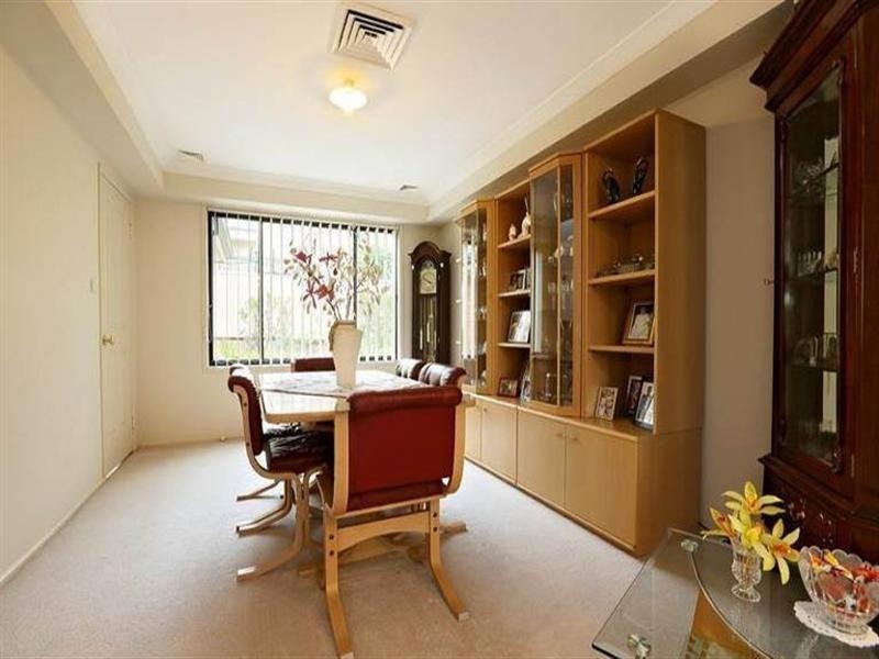 13 Ridgeway Close, West Hoxton NSW 2171