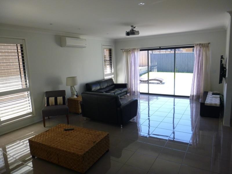 5 Stanley Avenue, Middleton Grange NSW 2171