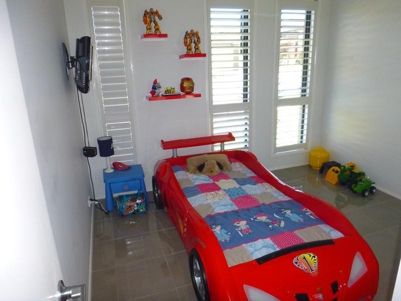 5 Stanley Avenue, Middleton Grange NSW 2171