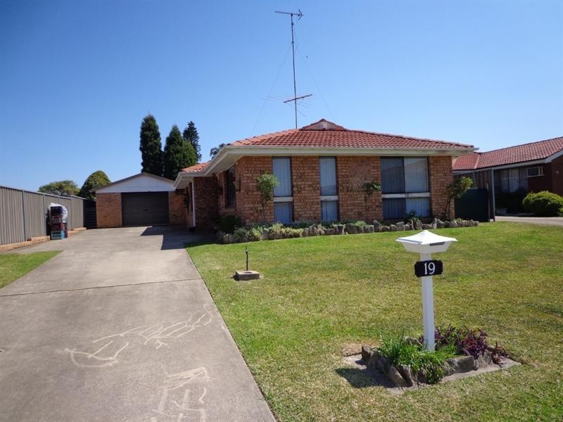 19 Ayrshire Street, Bossley Park NSW 2176