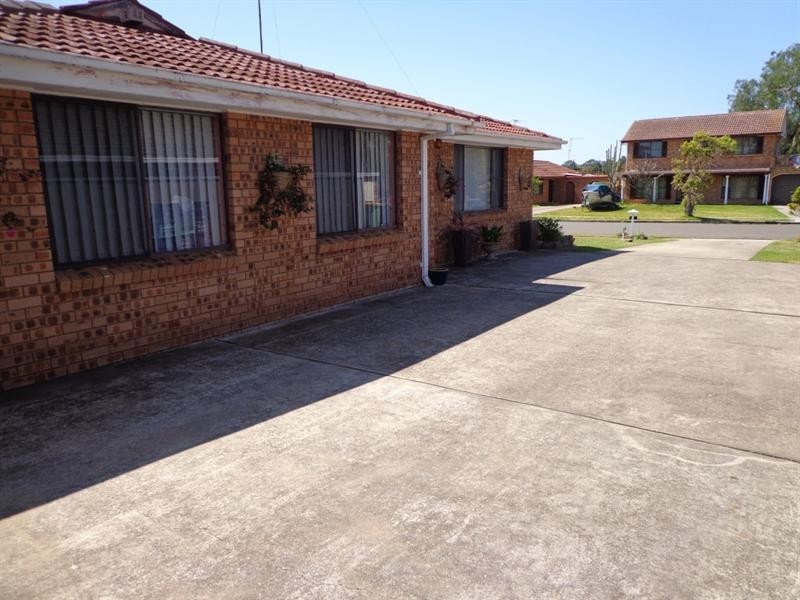 19 Ayrshire Street, Bossley Park NSW 2176
