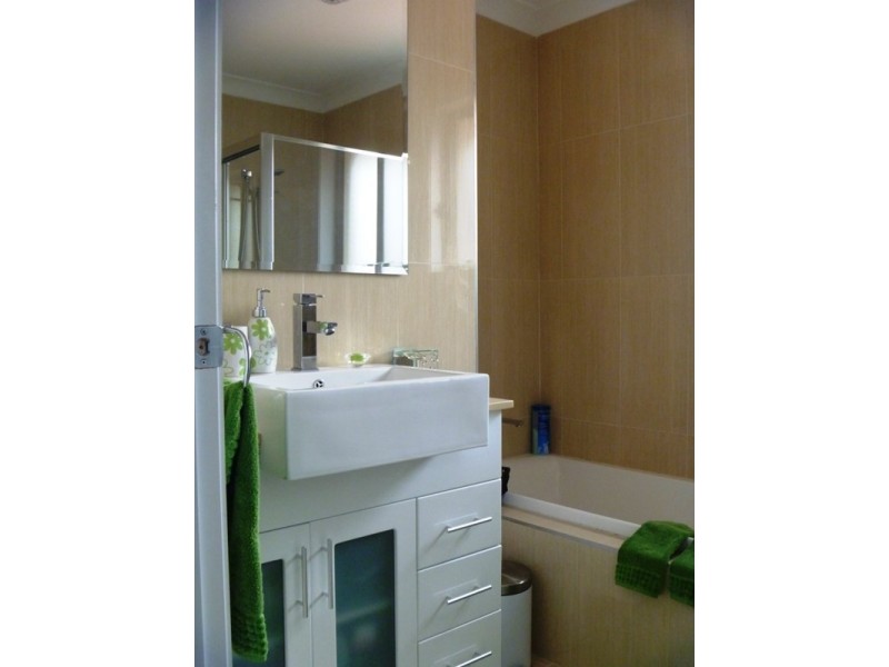 Canley Heights NSW 2166