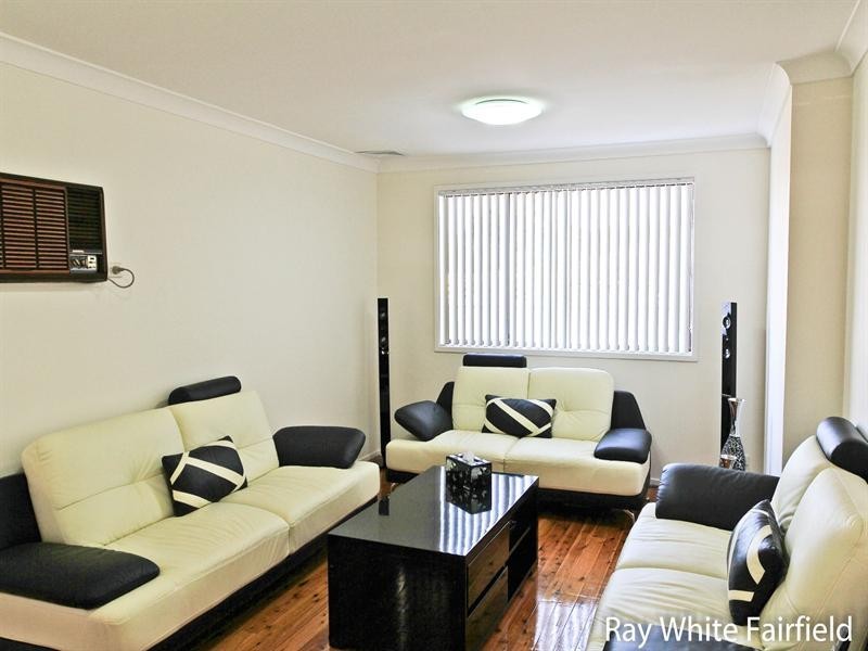 7 Hoyle Place, Greenfield Park NSW 2176