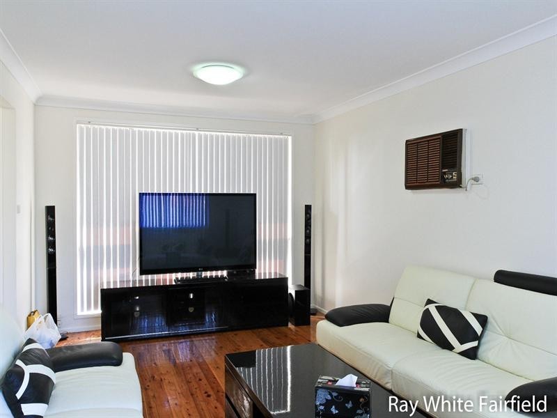 7 Hoyle Place, Greenfield Park NSW 2176