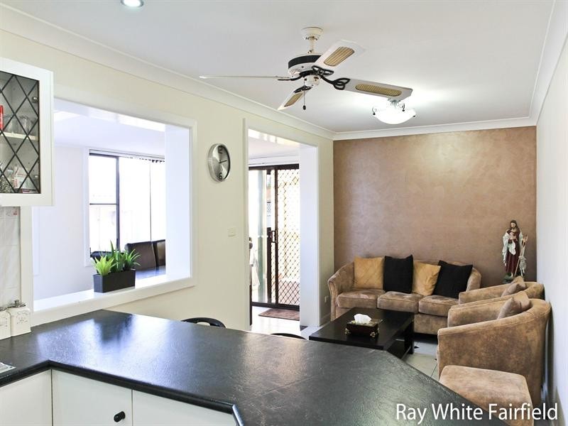 7 Hoyle Place, Greenfield Park NSW 2176