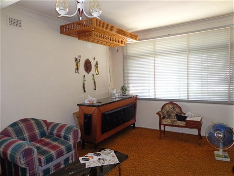 2 Yvonne Street, Cabramatta West NSW 2166