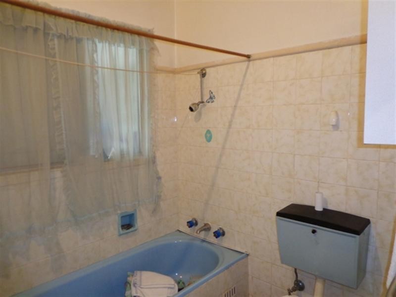 2 Yvonne Street, Cabramatta West NSW 2166