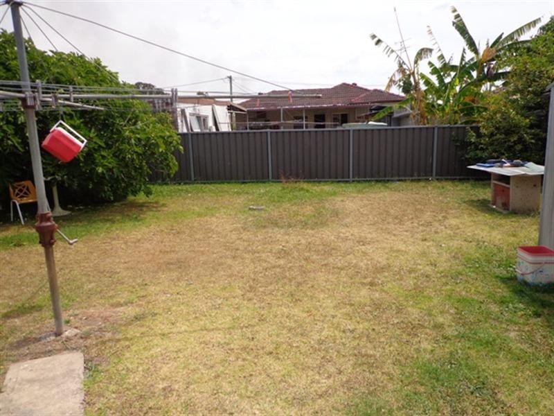 2 Yvonne Street, Cabramatta West NSW 2166