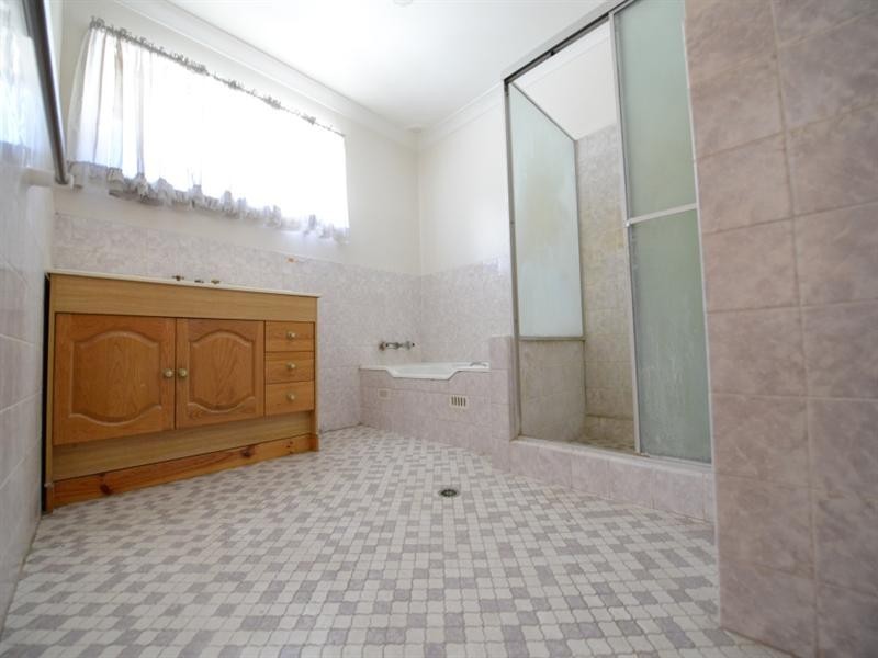 31 Orchard Road, Fairfield NSW 2165