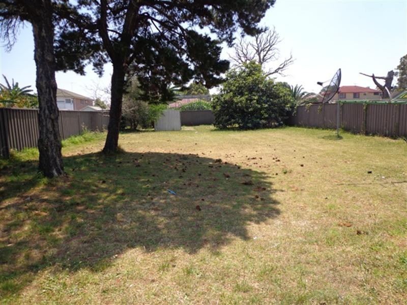 37 James Street, Fairfield East NSW 2165