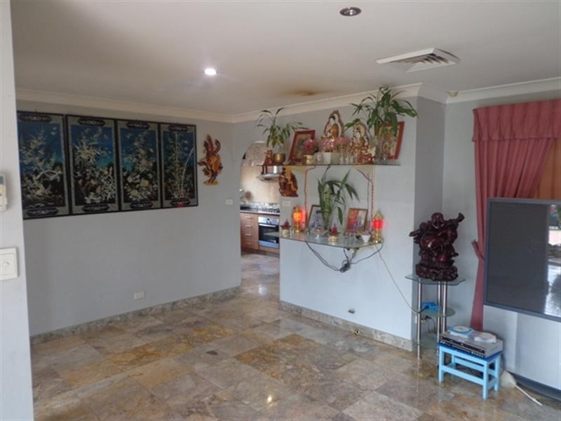 66 Falcon Circuit, Green Valley NSW 2168