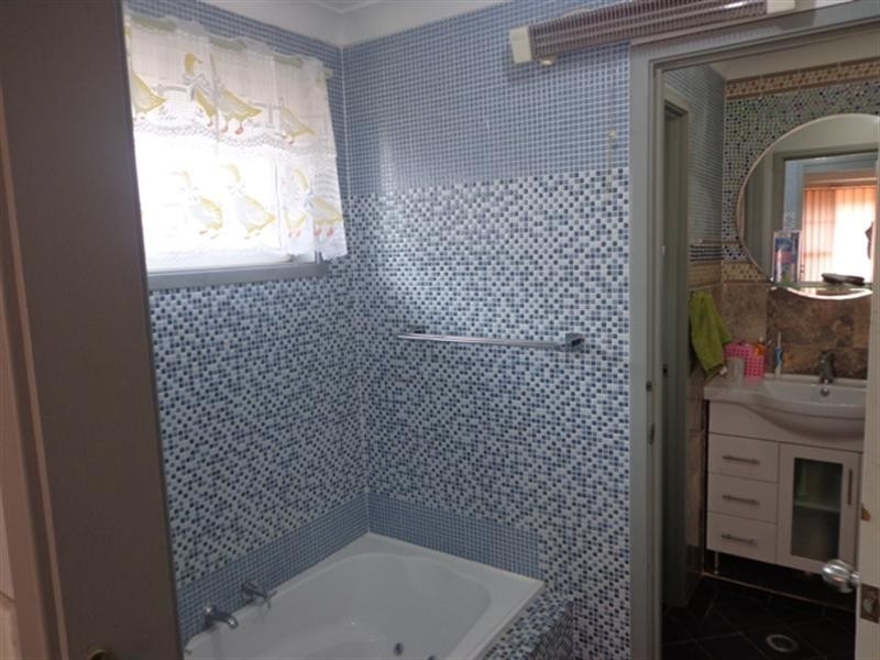 66 Falcon Circuit, Green Valley NSW 2168