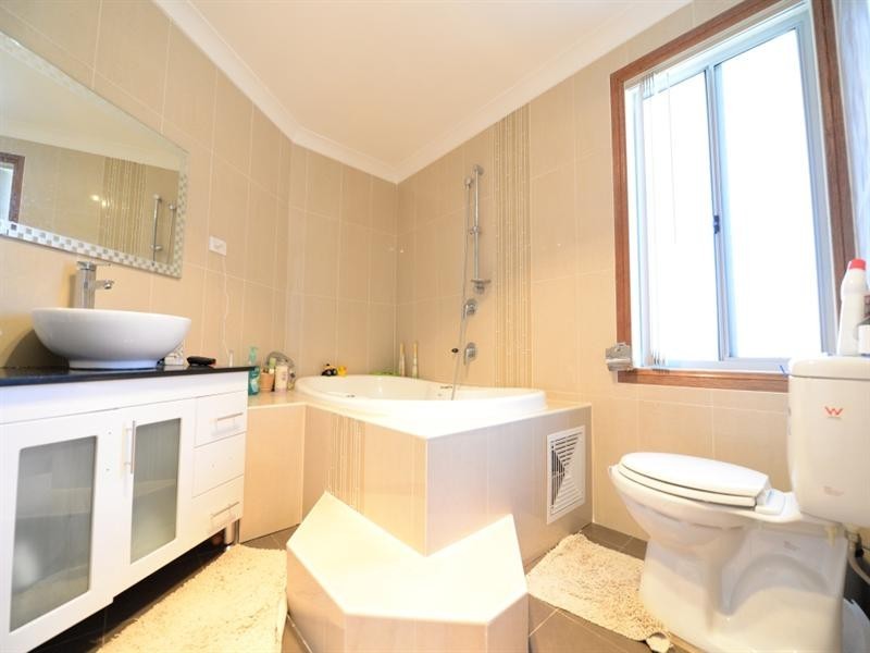 2 Tasman Street, Hinchinbrook NSW 2168