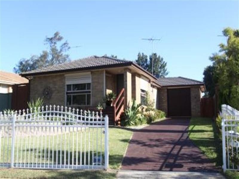 8 Gray Place, Wetherill Park NSW 2164