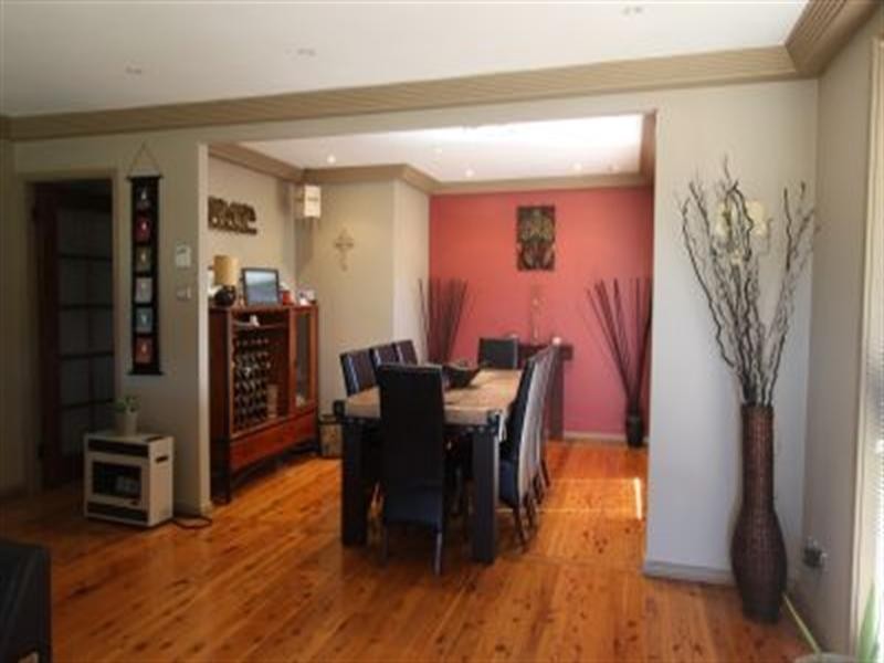 8 Gray Place, Wetherill Park NSW 2164