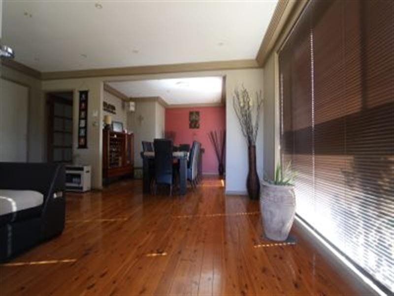 8 Gray Place, Wetherill Park NSW 2164