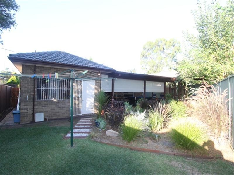 8 Gray Place, Wetherill Park NSW 2164