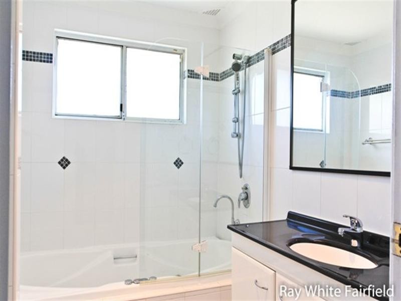 2 Darwin Close, Wakeley NSW 2176