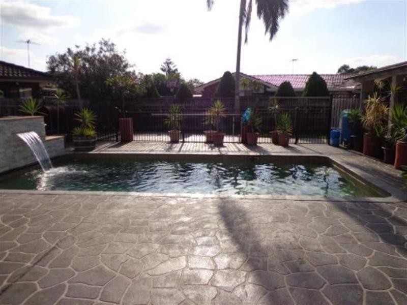 35 Mulligan Street, Bossley Park NSW 2176