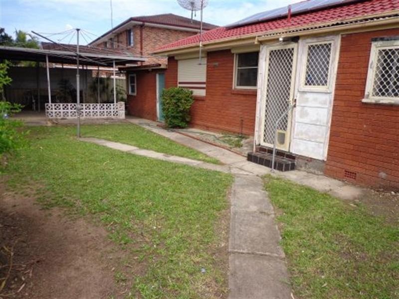 17 Lenton Avenue, Fairfield West NSW 2165