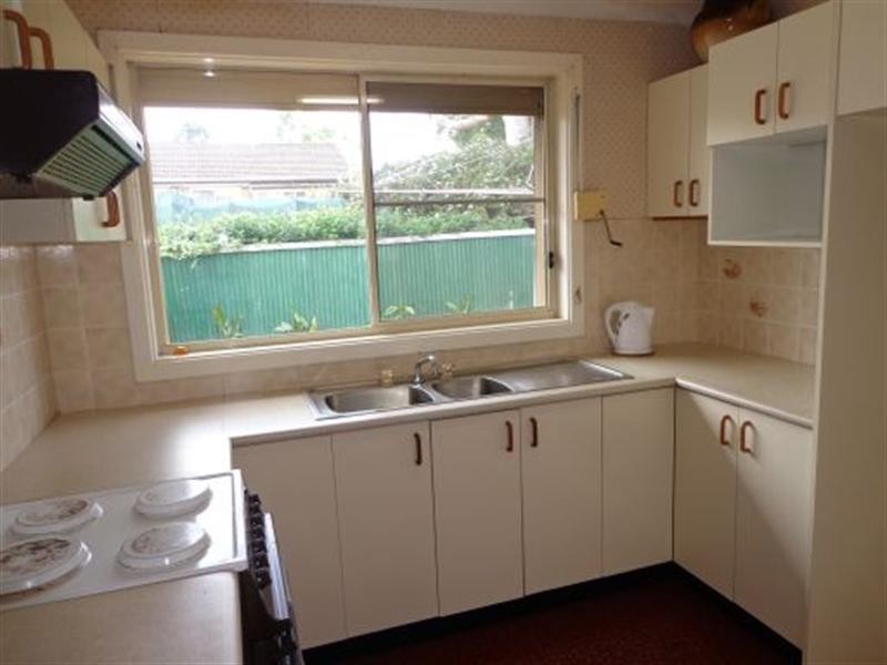 17 Lenton Avenue, Fairfield West NSW 2165