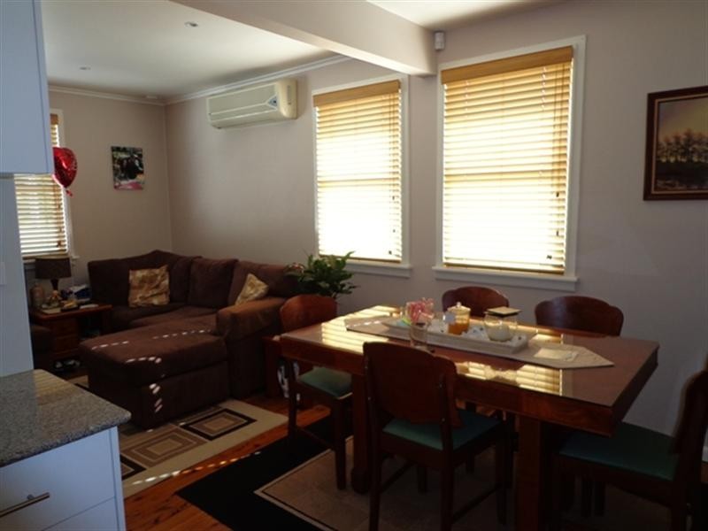 19 Dampier Crescent, Fairfield West NSW 2165