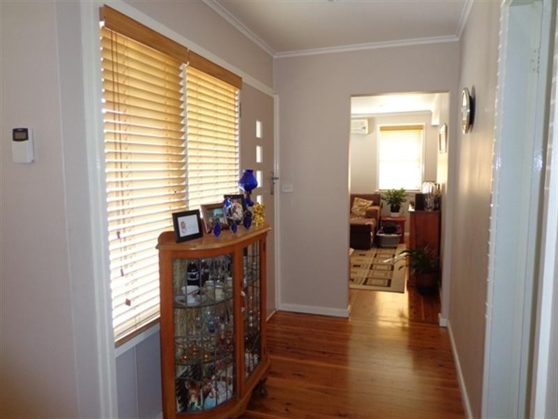 19 Dampier Crescent, Fairfield West NSW 2165