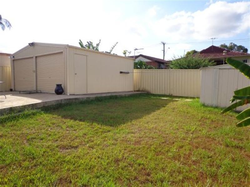 19 Dampier Crescent, Fairfield West NSW 2165