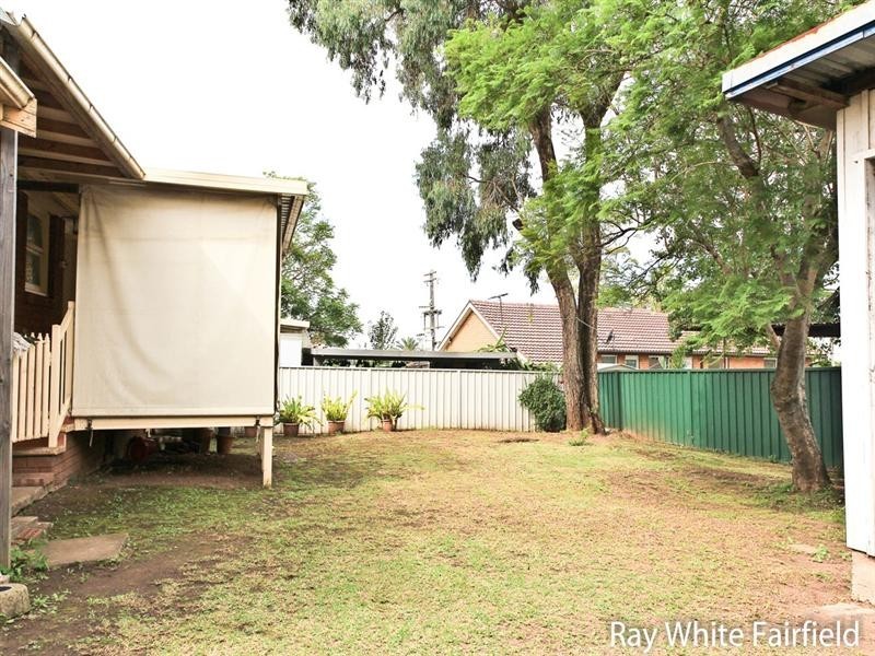 22 Brabyn Street, Fairfield West NSW 2165