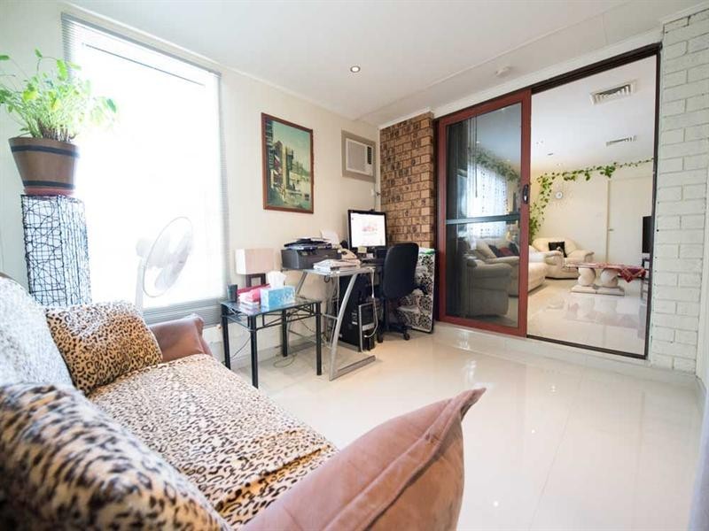 31 Coonawarra Street, Edensor Park NSW 2176