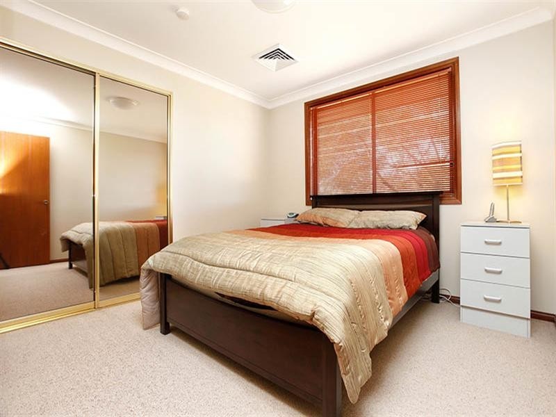 4 Hirst Place, Fairfield West NSW 2165