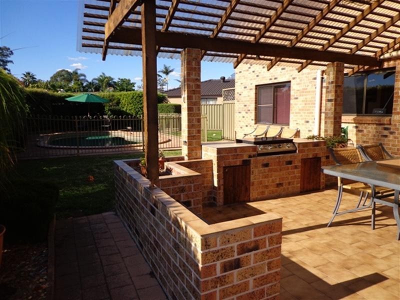 4 Hirst Place, Fairfield West NSW 2165