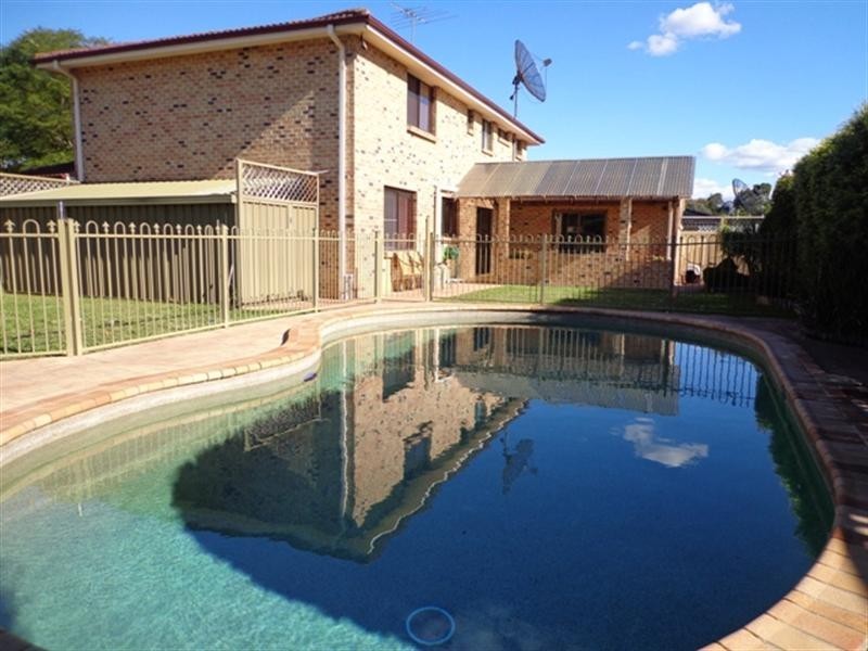 4 Hirst Place, Fairfield West NSW 2165