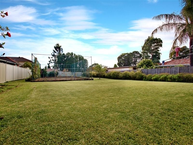 Fairfield NSW 2165