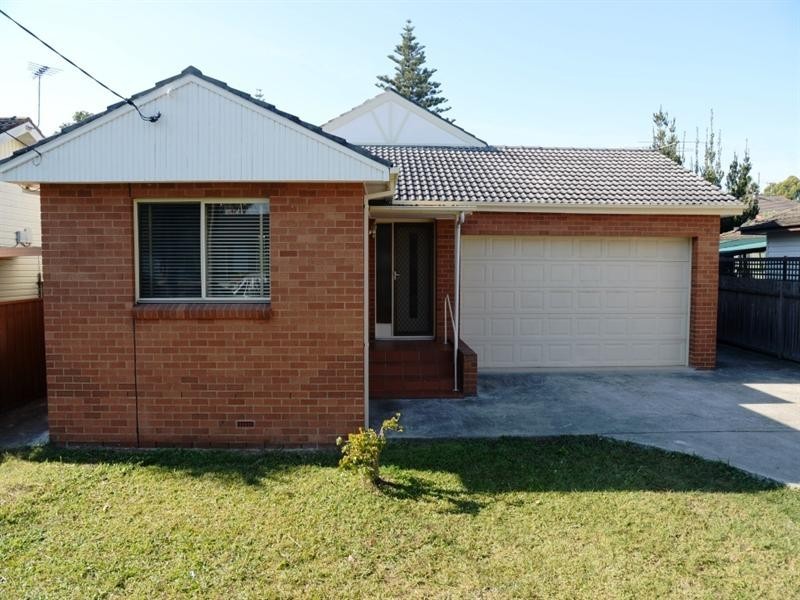 23 Solo Crescent, Fairfield NSW 2165