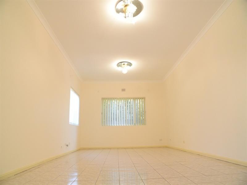 23 Solo Crescent, Fairfield NSW 2165