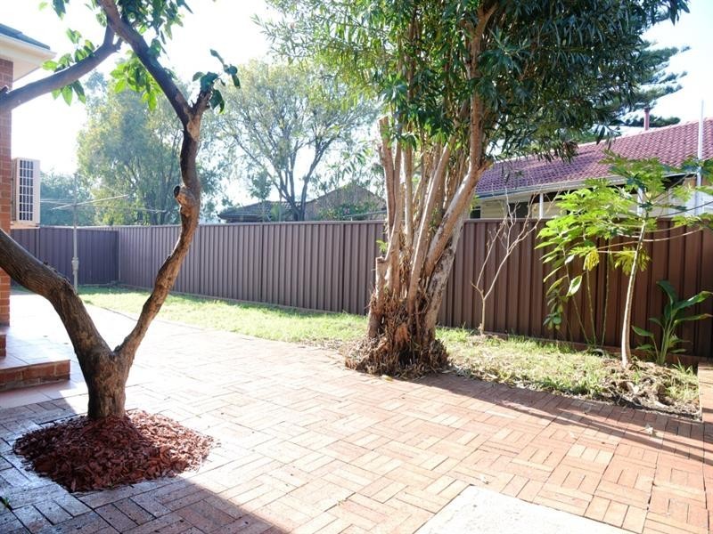 23 Solo Crescent, Fairfield NSW 2165