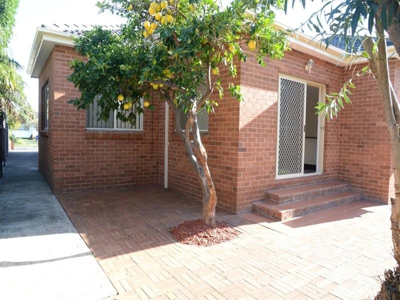 23 Solo Crescent, Fairfield NSW 2165