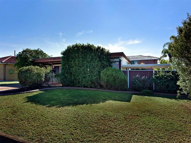6 Tyrell Crescent, Fairfield West NSW 2165