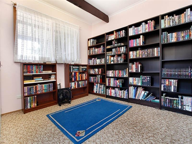 6 Tyrell Crescent, Fairfield West NSW 2165