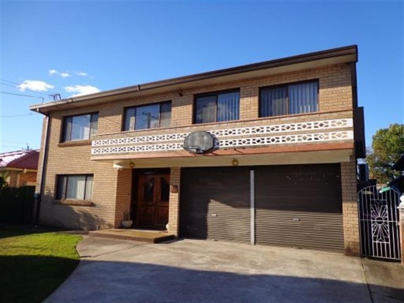 32 Anthony Street, Fairfield NSW 2165