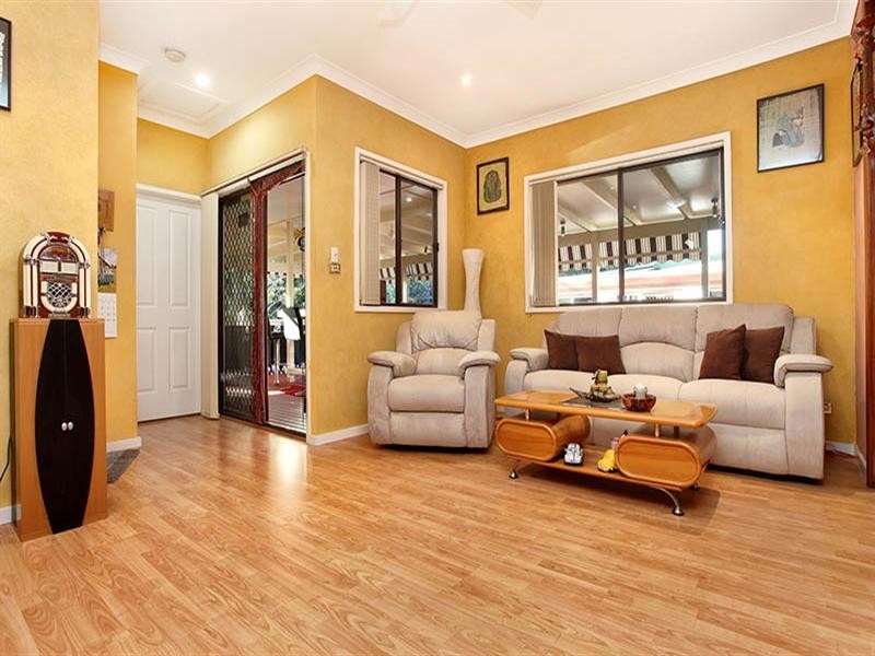 24 Bell Crescent, Fairfield NSW 2165
