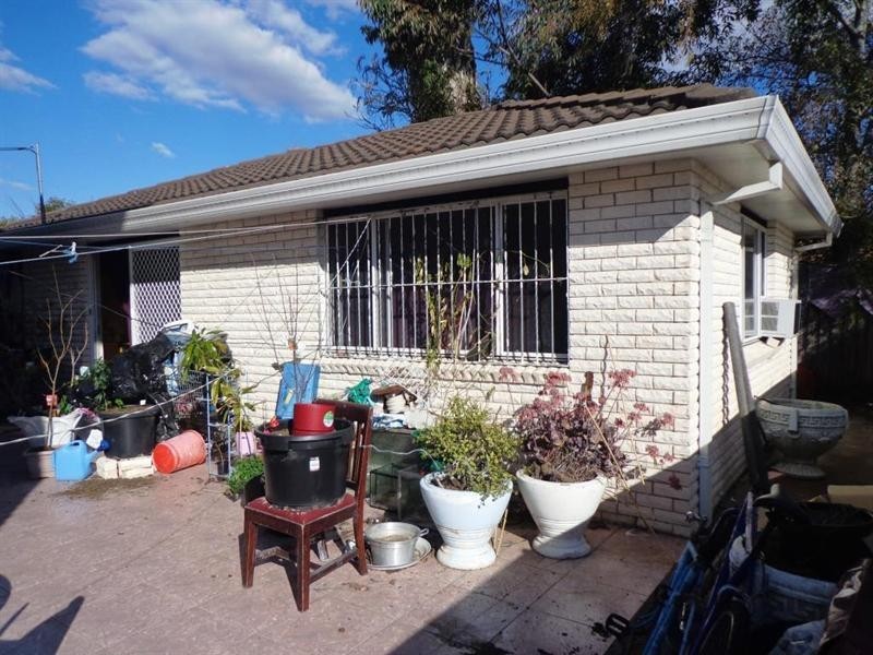 50 Cheyenne Road, Greenfield Park NSW 2176