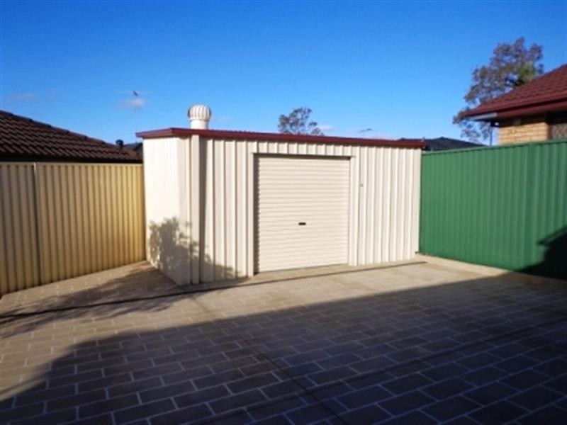 Edensor Park NSW 2176